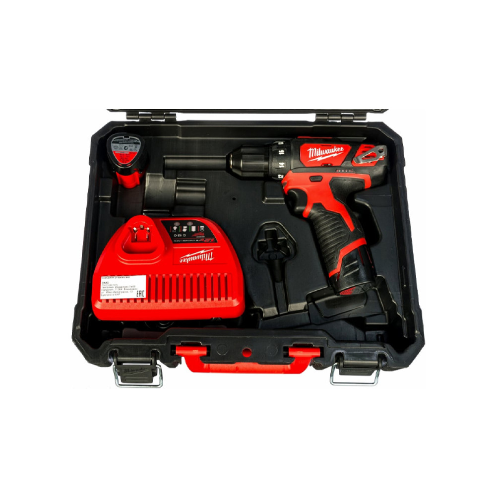 Аккумуляторная дрель-шуруповерт Milwaukee M12 BDD-202С
