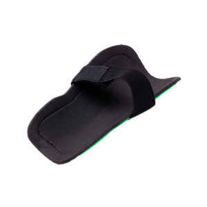 Щитки футбольные Diadora (для взрослых) Щитки футбольные Diadora (для взрослых)